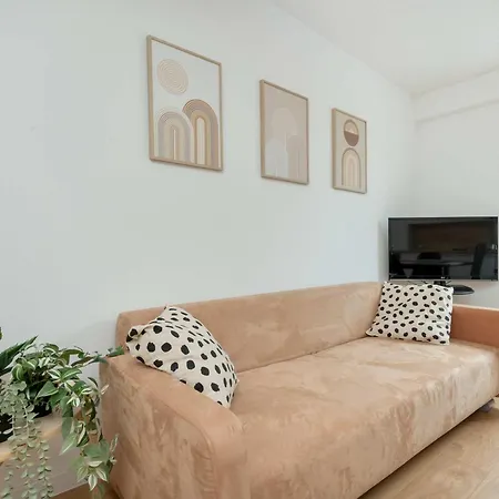 Scandinavian Style In Near Centre By Renters Apartment *